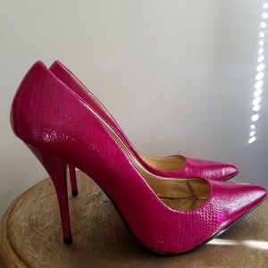 Fuchsia Pumps